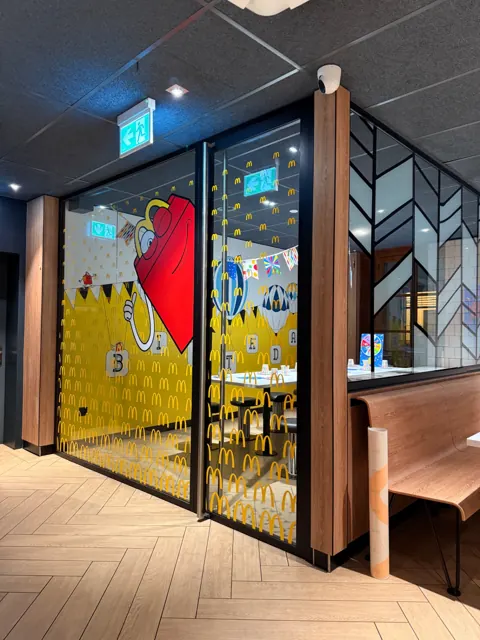 McDonald’s – Mont Blanc — Vitrine, Genève