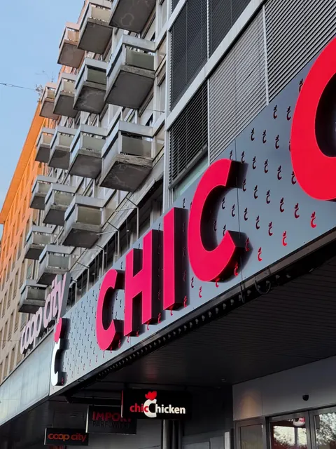 CHIC CHICKEN – PLAINPALAIS, GENÈVE — 4