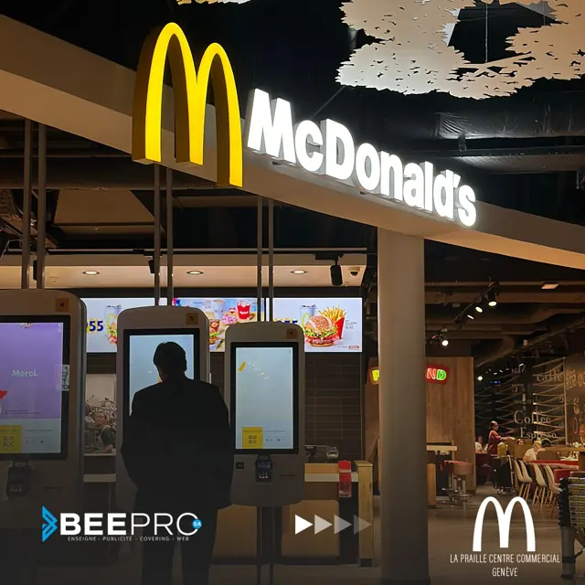 McDonald’s – Centre commercial La Praille — Enseigne lumineuse, Genève